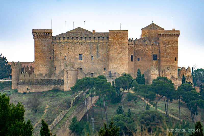 Castillo de Belmonte en la Ruta del Quijote por La Mancha