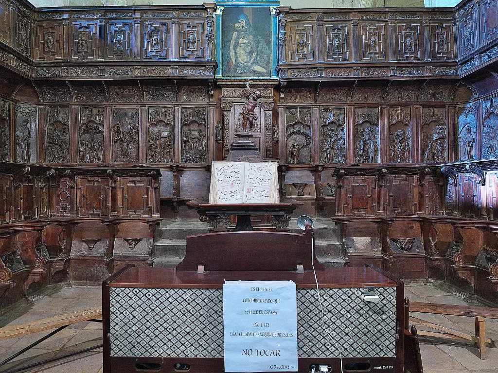 Sillería del coro de la colegiata de San Bartolomé de Belmonte