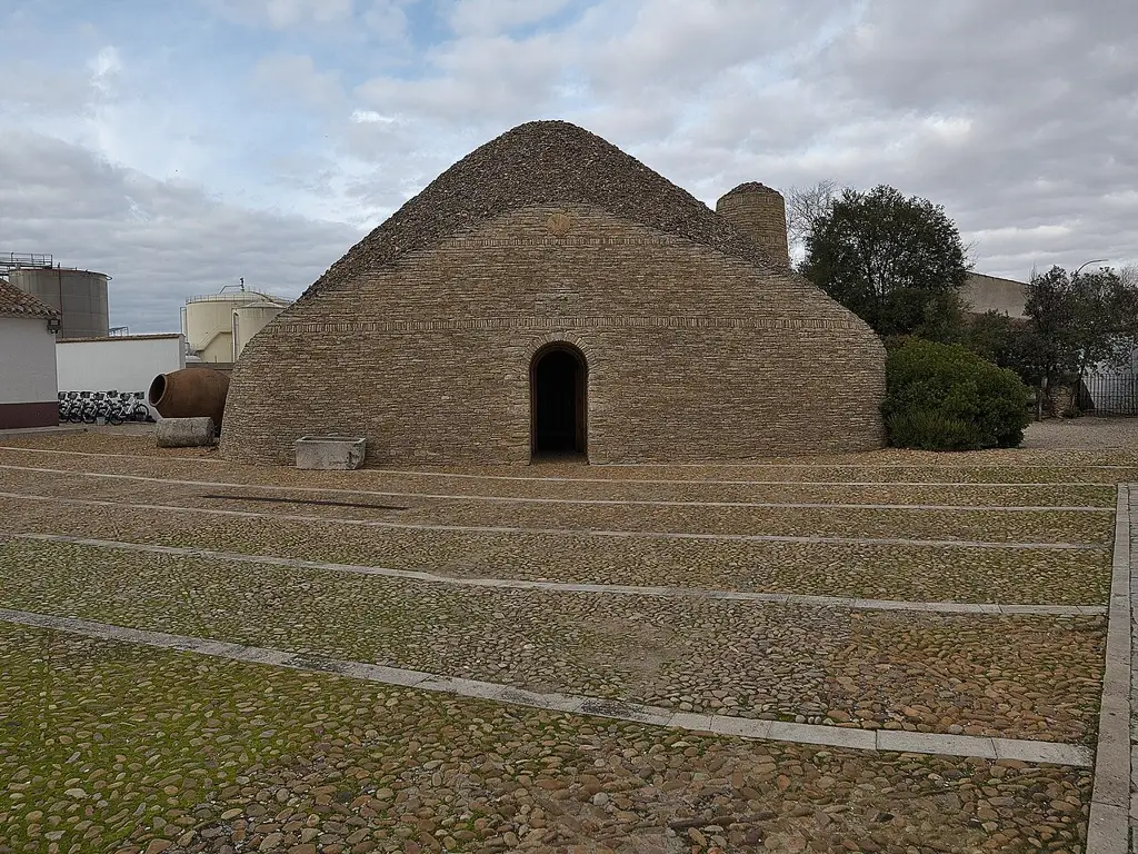 Bombo, construcción rural de piedra seca con forma de cúpula típica de Tomelloso