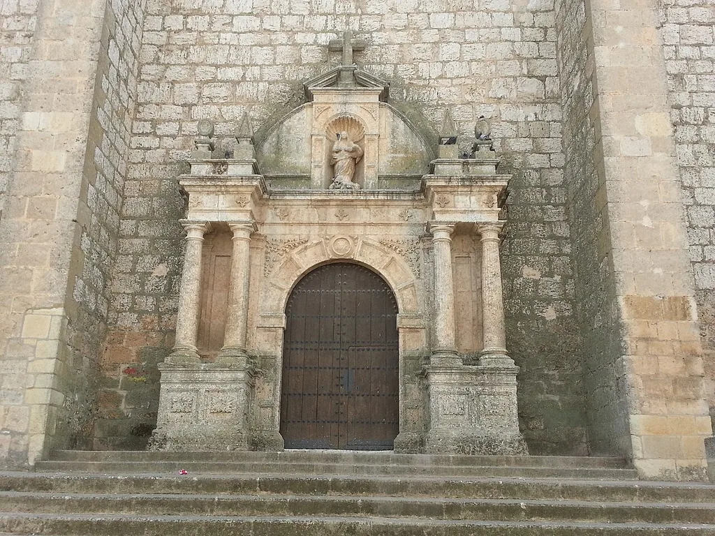 Portada renacentista de la iglesia de El Salvador de La Roda