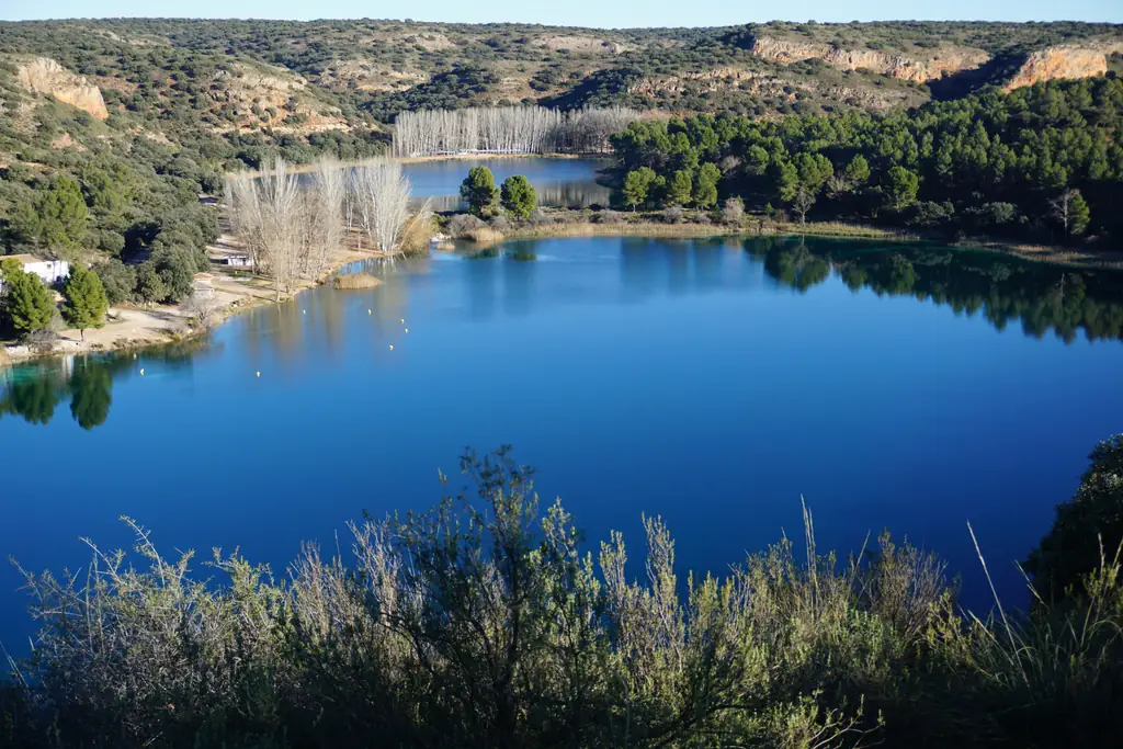 Lagunas Batana y Santos Morcillo vistas desde la ruta de los Miradores, en las Lagunas de Ruidera