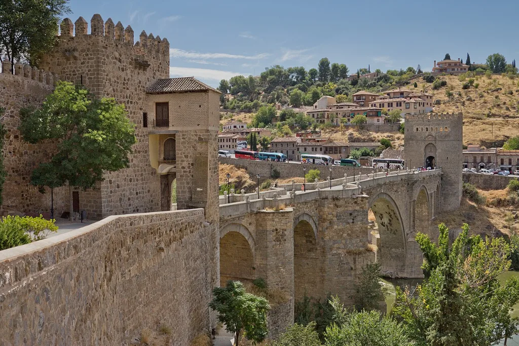 Puente de San Martín sobre el Tajo, en Toledo