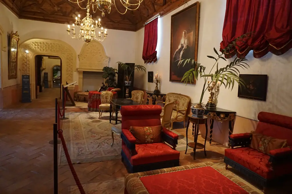 Salón decimonónico de la emperatriz Eugenia de Montijo en el Castillo de Belmonte