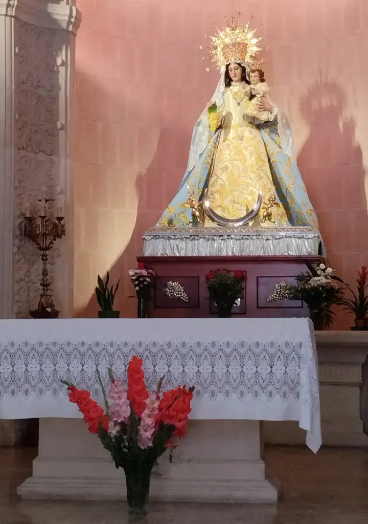 Imagen de la Virgen de las Viñas, patrona de Tomelloso, en su camarín